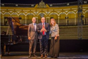 Tourism Minister Awards Minister Santos of Argentina, Global Champion for Tourism