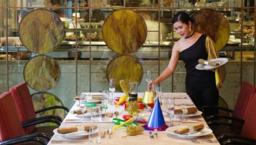 Festive Cheer Embraces Anantara Siam Bangkok Hotel - TRAVELINDEX