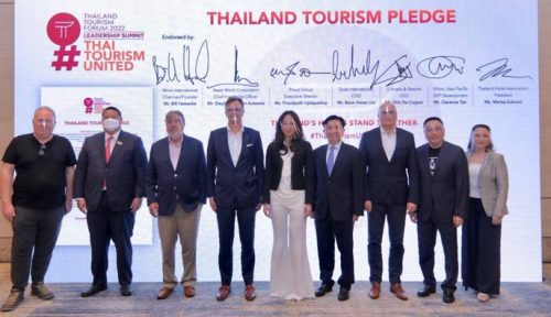 Thailand Hospitality Leaders Sign Pledge at Thailand Tourism Forum - TRAVELINDEX